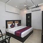 Fabhotel Arihant Inn